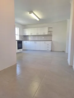 LARGE 2 BEDROOM FLAT FOR SALE IN SPRINGFIELD TERRACE (H BLOCK) WOODSTOCK, CAPE TOWN