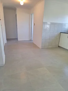 LARGE 2 BEDROOM FLAT FOR SALE IN SPRINGFIELD TERRACE (H BLOCK) WOODSTOCK, CAPE TOWN