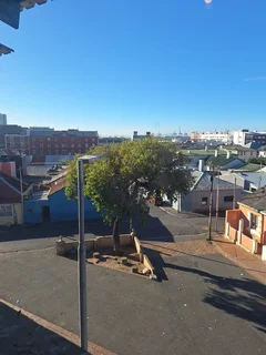 LARGE 2 BEDROOM FLAT FOR SALE IN SPRINGFIELD TERRACE (H BLOCK) WOODSTOCK, CAPE TOWN