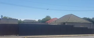 3 BEDROOM HOUSE FOR SALE IN LANSDOWNE