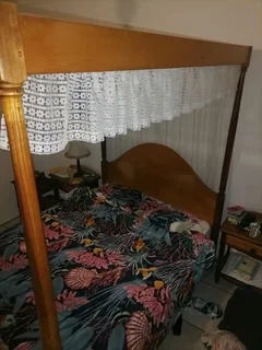4 poster bed
