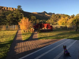 Large Secure Country Home In Lady Grey