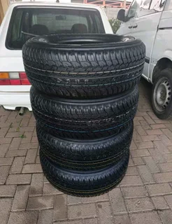 Dunlop Grantrek Tyres 265/65r17 At New. Aset Of Four On Sale