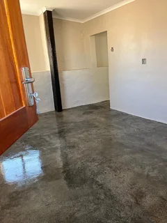 Woonstel te huur - Koringberg (R6500 water en krag ingesluit)