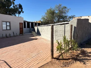 Woonstel te huur - Koringberg (R6500 water en krag ingesluit)