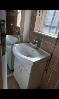 Cottage for rent in kew