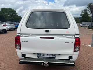 2021 Toyota Hilux 2.0 VVTi A/C S/C - R 279 995 (83 874 kms)