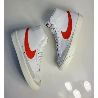 Nike Blazer Mid &#39;77 Red UK9