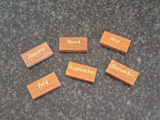 Vintage Wooden Desk Calendar