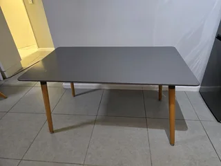 Table - Ad posted by Mia T