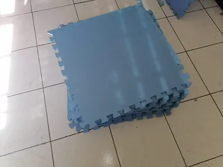 Interlocking foam mats