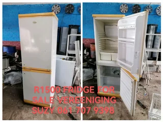 Selling fridge vereeniging Suzy 061 707 9398