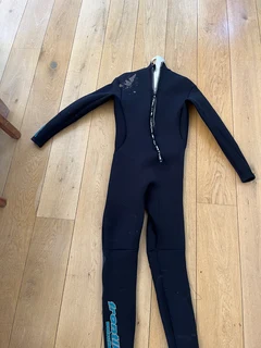 Frontline Men’s 3:3 wetsuit (large)