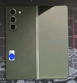 Samsung Fold 5 - 256gb with new Stand case and separate S-pen