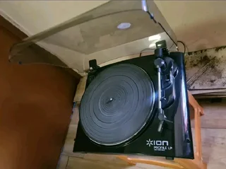 ION Profile Pro LP Vinyl-to-MP3 USB Turntable