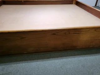 Oak bed base