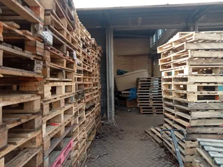 Wooden pallets for sale at R50 each, pls call or WhatsApp Karo 0681196799, we open for business.