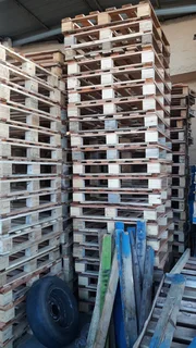 Wooden pallets for sale at R50 each pls call or WhatsApp Karo 0681196799, we open for business.