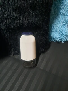Tupperware salt / pepper shaker
