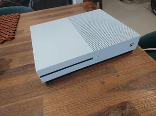 Johannesb - Ad posted by Cuatro Design