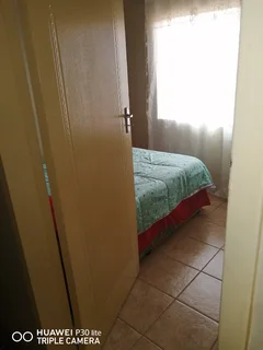 Room to Rent in Three-Bedroom House, R1 500 per month