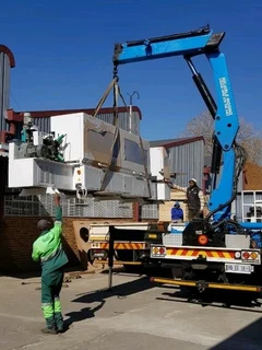 Crane truck hire and Rigging Services