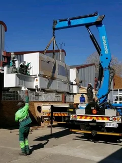 Crane truck hire and Rigging Services