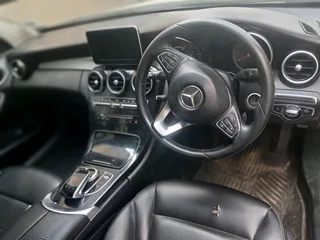 MERCEDES BENZ 220d FOR SALE