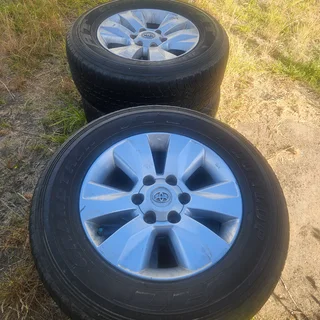 Hilux or Fortuner mags and tyres for sale