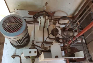 Hydraulic paint/chemical/detergent mixing plant