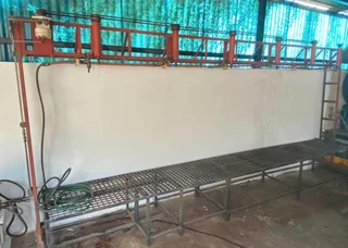 Hydraulic paint/chemical/detergent mixing plant