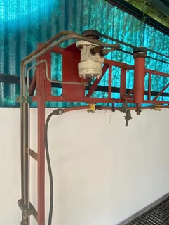 Hydraulic paint/chemical/detergent mixing plant