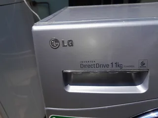 LG 11kg front loader washing machine R2500