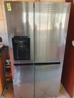 LG Refrigerator GC-L247SLUV – Excellent Condition