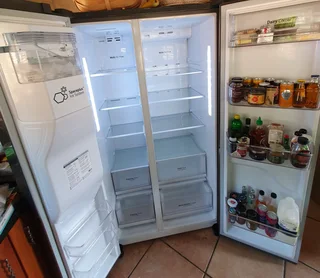 LG Refrigerator GC-L247SLUV – Excellent Condition