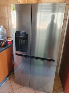 LG Refrigerator GC-L247SLUV – Excellent Condition