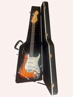 Fender Squier Bullet Strat &#43; Roland Cube 30X Amp &#43; Hard Case