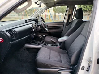 2017 Toyota hulix 2.4 GD6  RB SRX MT D/C