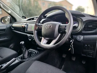 2017 Toyota hulix 2.4 GD6  RB SRX MT D/C