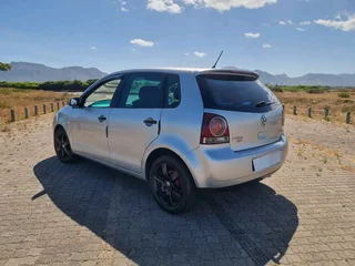 2011 vw polo vivo  1.4i bluelin