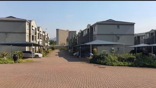 1 bedroom available to rent in a 3 bedroom apartment