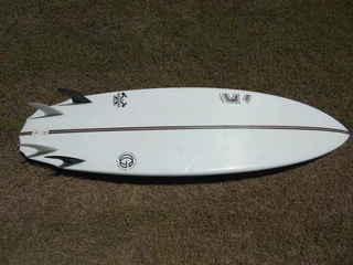 Surfboard SMTH Tomahawk 6&#39;3x21&#34;x2 7/8&#34; (41.5L) &#43; 3x FINS, TAILPAD, LEASH, BOARD SOCK