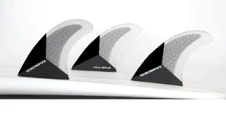 Various FCS Surfboard fins: Scarfini HX4 (L), Scarfini HX3 (M/L) &#43; KR Epoxy Fibrelight (M)