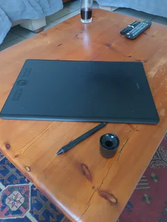 Wacom Intuos Pro Large – Professional Drawing Tablet