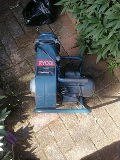 Industrial blower /vacuum/dust collecters for sale, R2500. Like new.