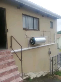 Modern, Beautiful 1 bedroom outbuilding for rent in Havenside, Chatsworth. R3500.