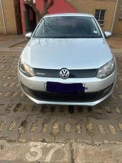 2013 Volkswagen Polo HatchbackTDI  1.6 4door controls on steering stop nd go switch off R90.000neg