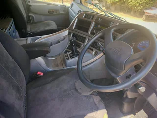 2013 Nissan UD490 Quon 10 Cube Back Tipper