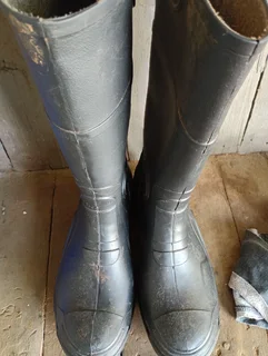 Safety Steel toe gumboots size 8 Urgent sale R150