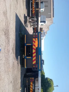 Flat deck triaxle trailer for sale